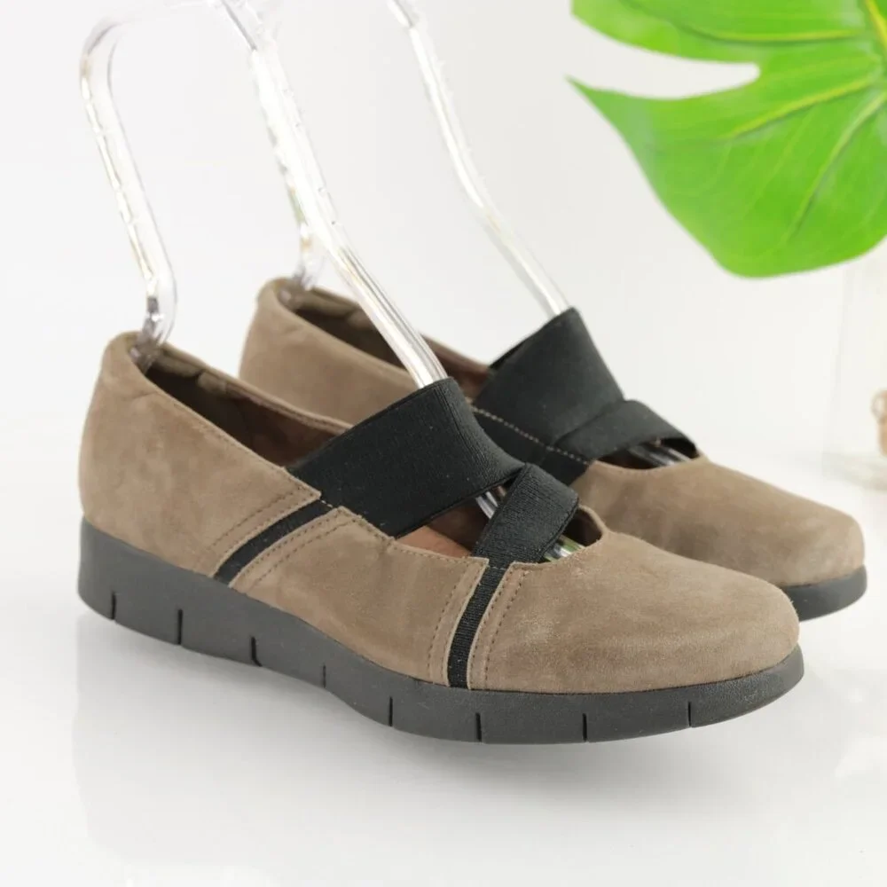 Clarks Womens Daelyn Villa Mary Jane Shoe‎ Size 9.5 M Tan Suede Slip On Flat